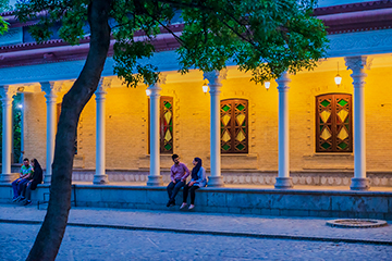 Couples at Qeytarieh Park